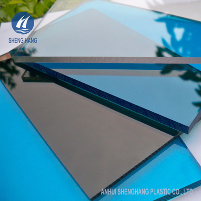 Feuille solide d'anti polycarbonate UV claire et colorée