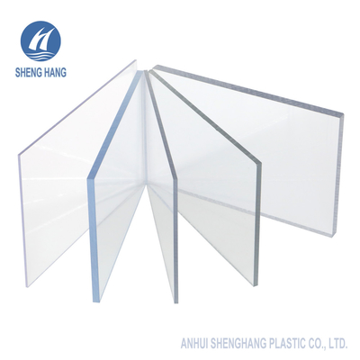 Le polycarbonate 4x8 protégé UV de poly feuille solide de carbonate de  lambrisse transparent