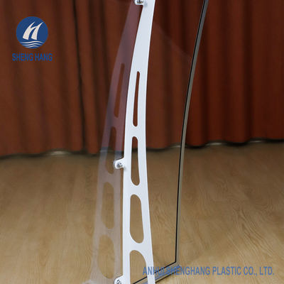 Auvent en polycarbonate solide étanche 4,6 pi × 3 pi avec supports métalliques Eco